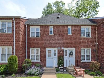 43B Parkway Village