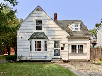 825 Secor Rd
