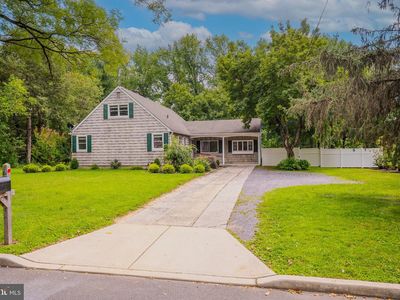 11 Holland Ln