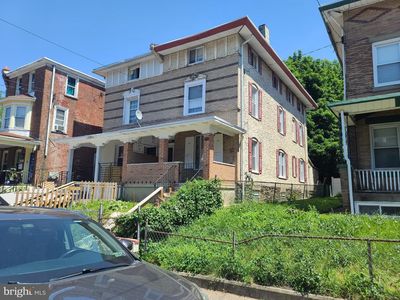 64 E Coulter St