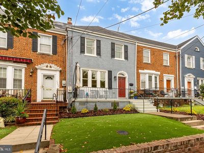 4006 10th St NE