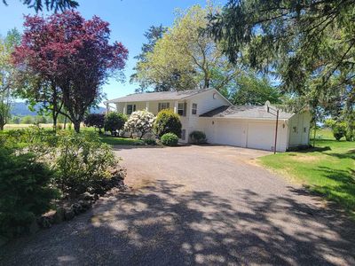 16765 NE Kings Grade