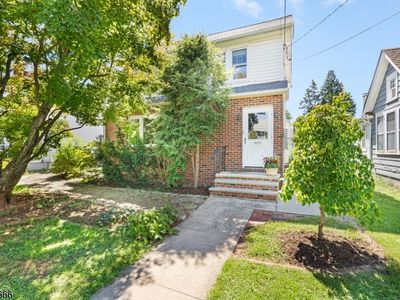 384 Catherine St