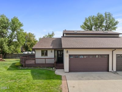 Property at 1604 Bison Dr, Williston, ND