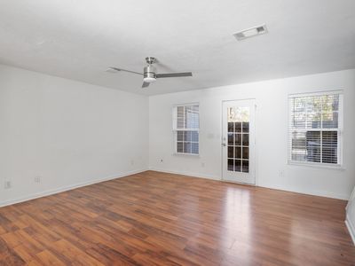 4016 George Buchanan Dr