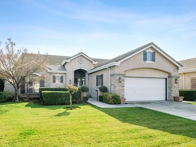 2151 W Via Le Fontane