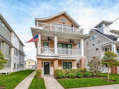 625 Bay Ave