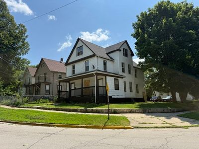 Property at 637 8th St, Waukegan, IL