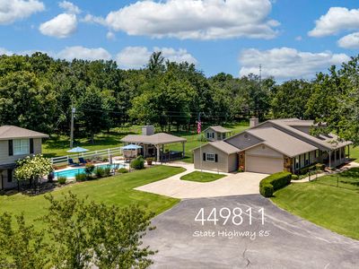 449811 E Highway 85