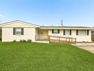 3904 Bissonet Dr