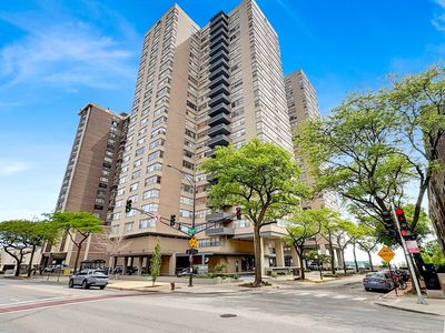 6301 N Sheridan Rd APT 14L
