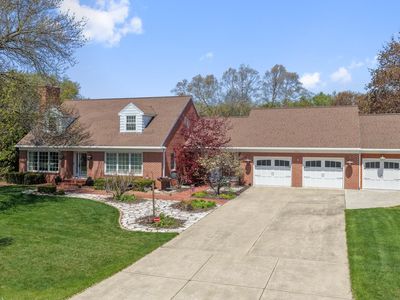 240 Arbor Ln