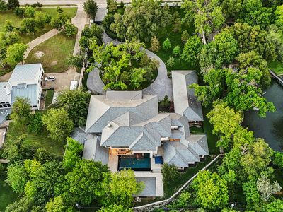 5214 Royal Ln
