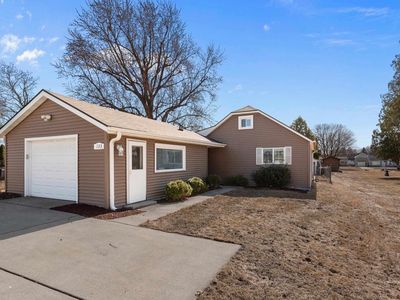 123 East Burnett Street