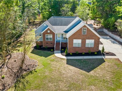 200 Holly Chase