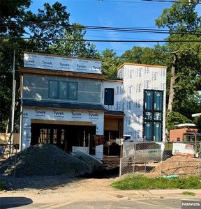 95 Downey Dr