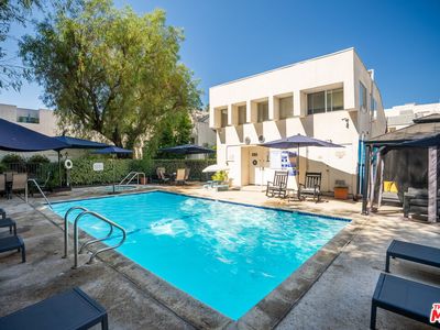 Property at 18411 Hatteras St Unit 218, Tarzana, CA
