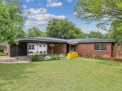 2223 Forest Oaks Dr