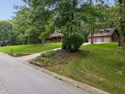 3526 S Woodland Trail Avenue