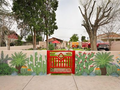 1402 Castaic Ave