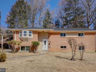 1104 Downs Dr