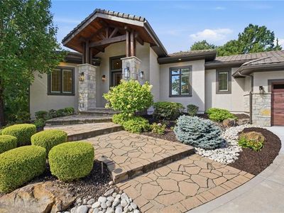 100 Dunhill Ct