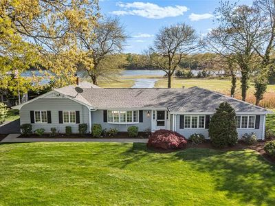 33 Meadowbrook Dr