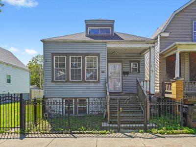 6116 S Marshfield Ave