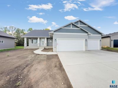 1105 E Apex St