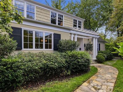 2004 Reynolda Rd