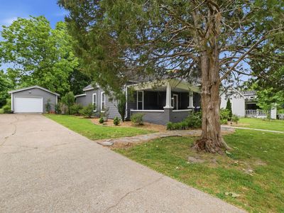 113 White St