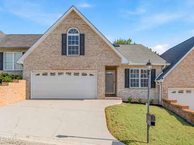 220 El Grande Ln