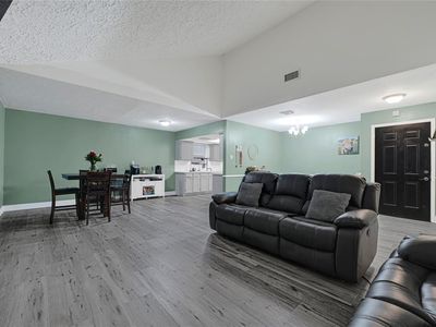 3606 Darling Ave