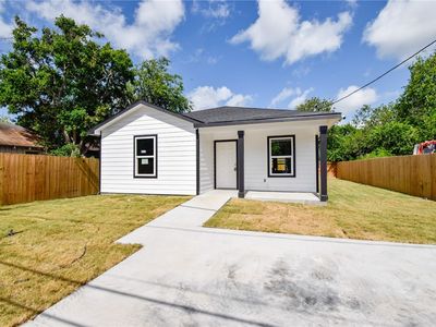 815 Elesa St