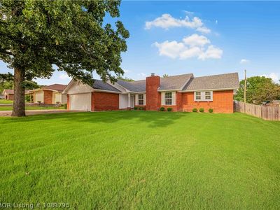 1410 Briarwood Dr