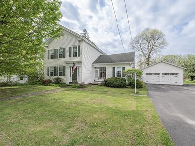 19 W Main St
