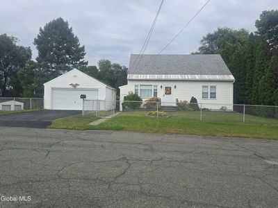 31 Breslin Avenue