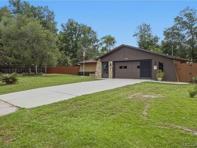 8751 N Amboy Dr