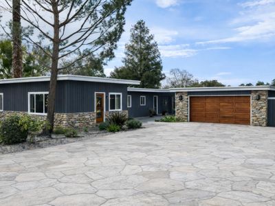 1129 Highland Rd