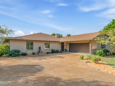 3304 Lenbrook Ln
