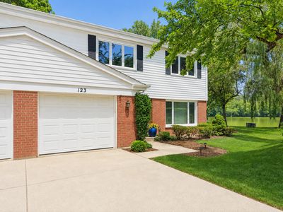 123 N Peartree Ln