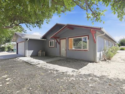 802 Tamarack Way