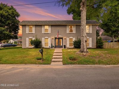 2553 Mercedes Dr