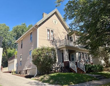18 W Gilman St