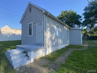 225 E Arlee Ave