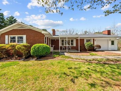1048 Lindale Dr