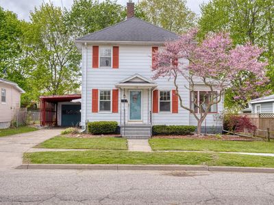 738 Woodlawn Ave
