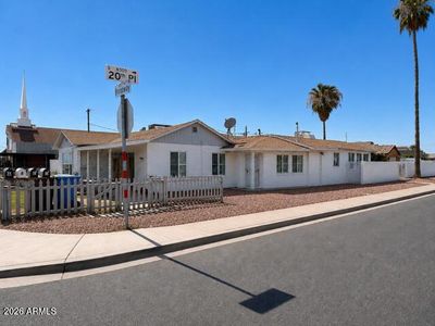 2014 E BROADWAY Road