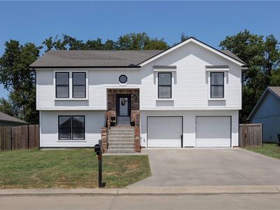 110 E John St