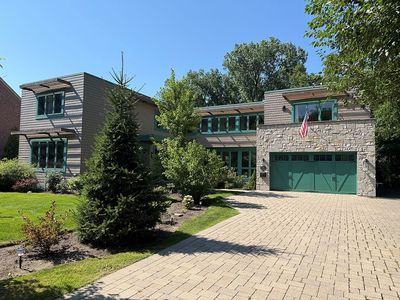 1466 Central Pkwy